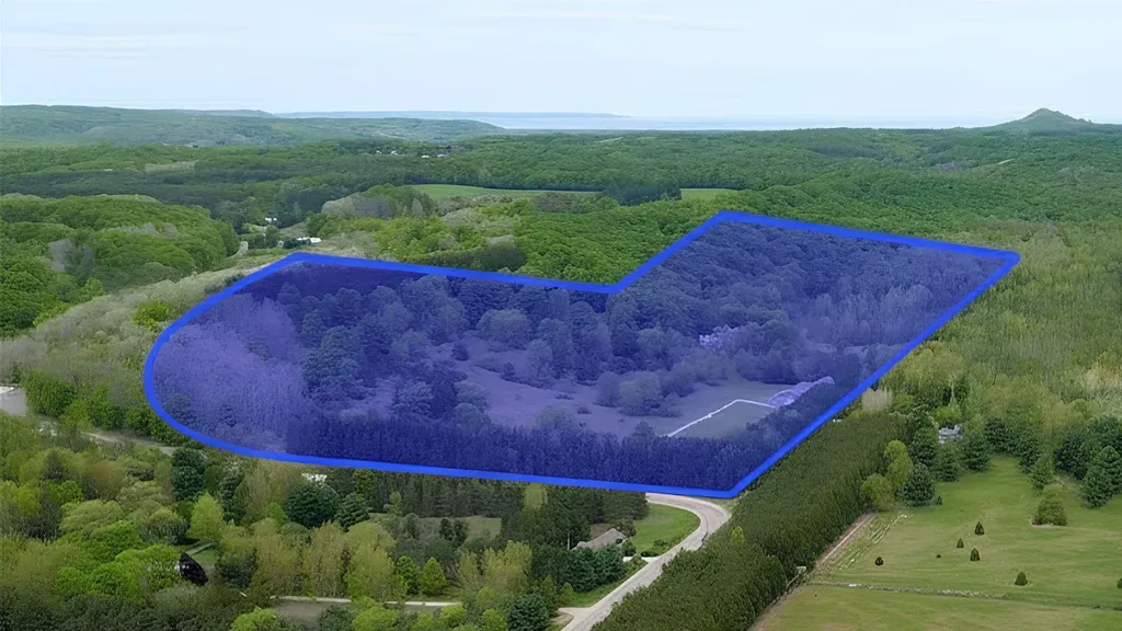 8401 S Sullivan Road Kasson Township MI 49621