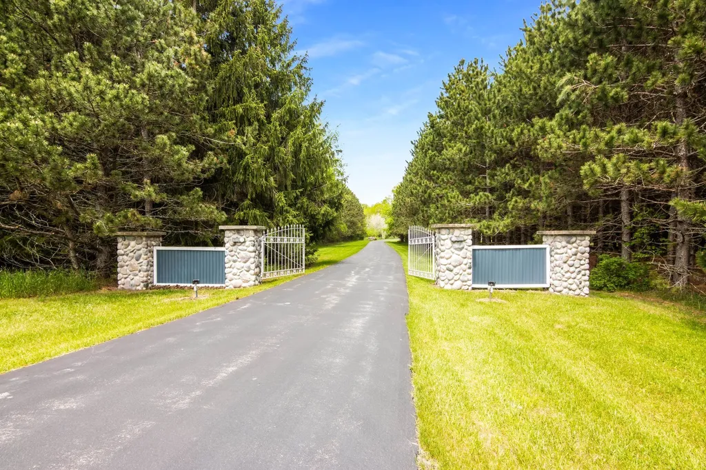 8401 S Sullivan Road Kasson Township MI 49621