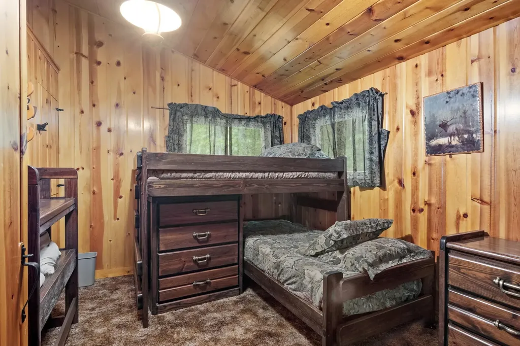 8401 S Sullivan Road Kasson Township MI 49621