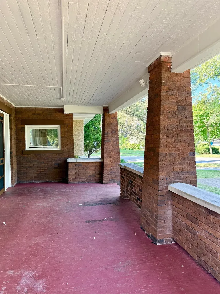 513 E Cass Street Cadillac City MI 49601