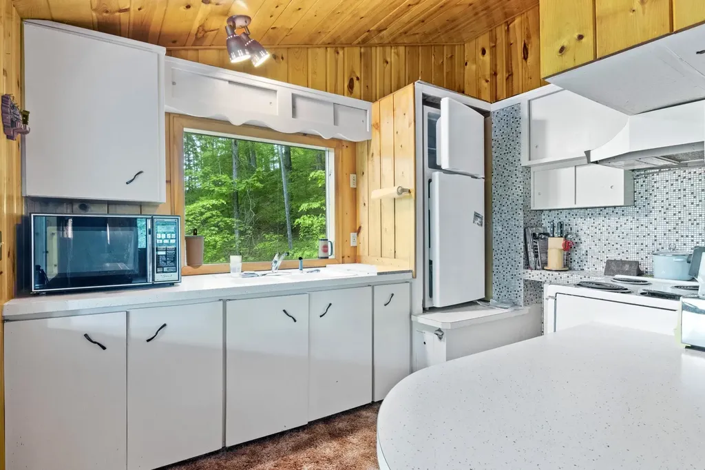 8401 S Sullivan Road Kasson Township MI 49621