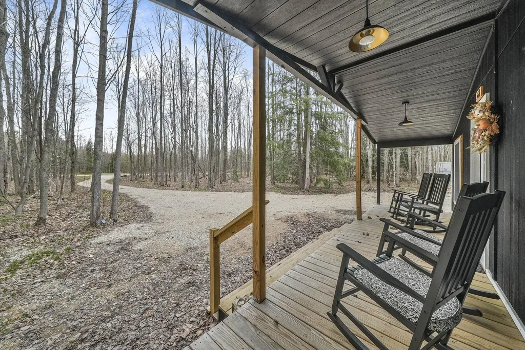 568 NE Plum Valley Road Rapid River Township MI 49659