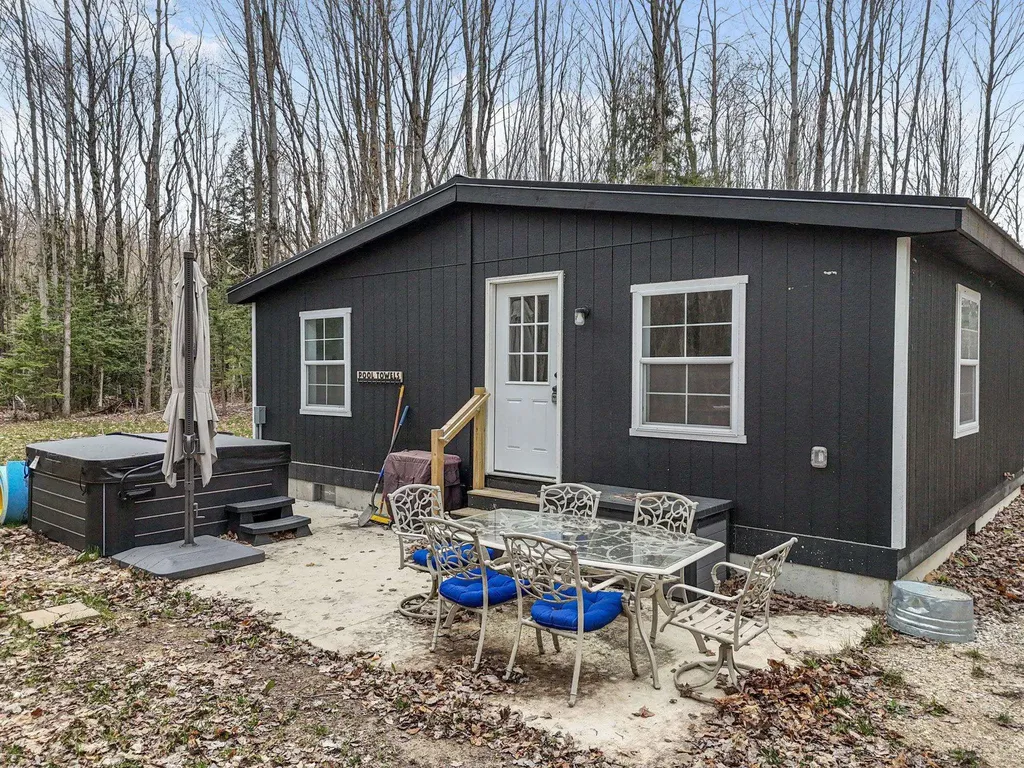 568 NE Plum Valley Road Rapid River Township MI 49659