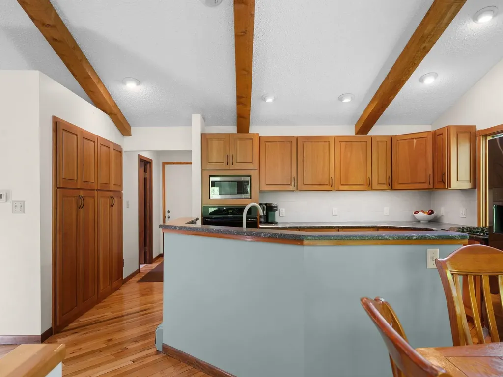 7211 Logan Lane Peninsula Township MI 49686