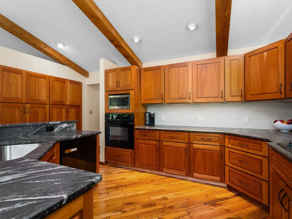 7211 Logan Lane Peninsula Township MI 49686