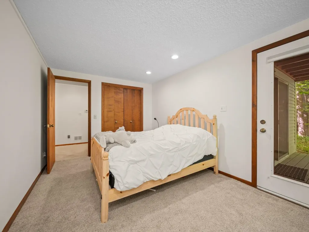 7211 Logan Lane Peninsula Township MI 49686