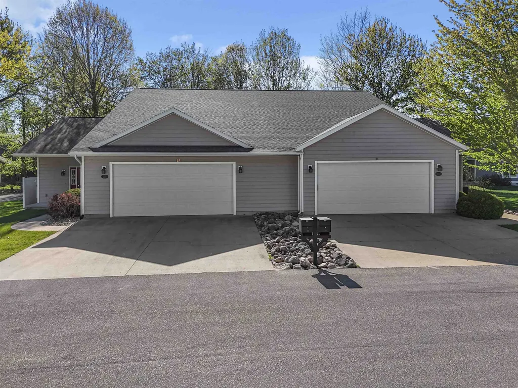 122 Davidsen Shores Drive Cadillac City MI 49601