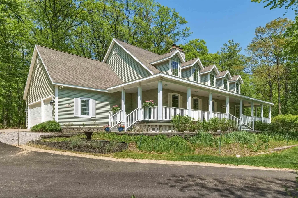 8745 Wheeler Oaks Drive Whitewater Township MI 49690