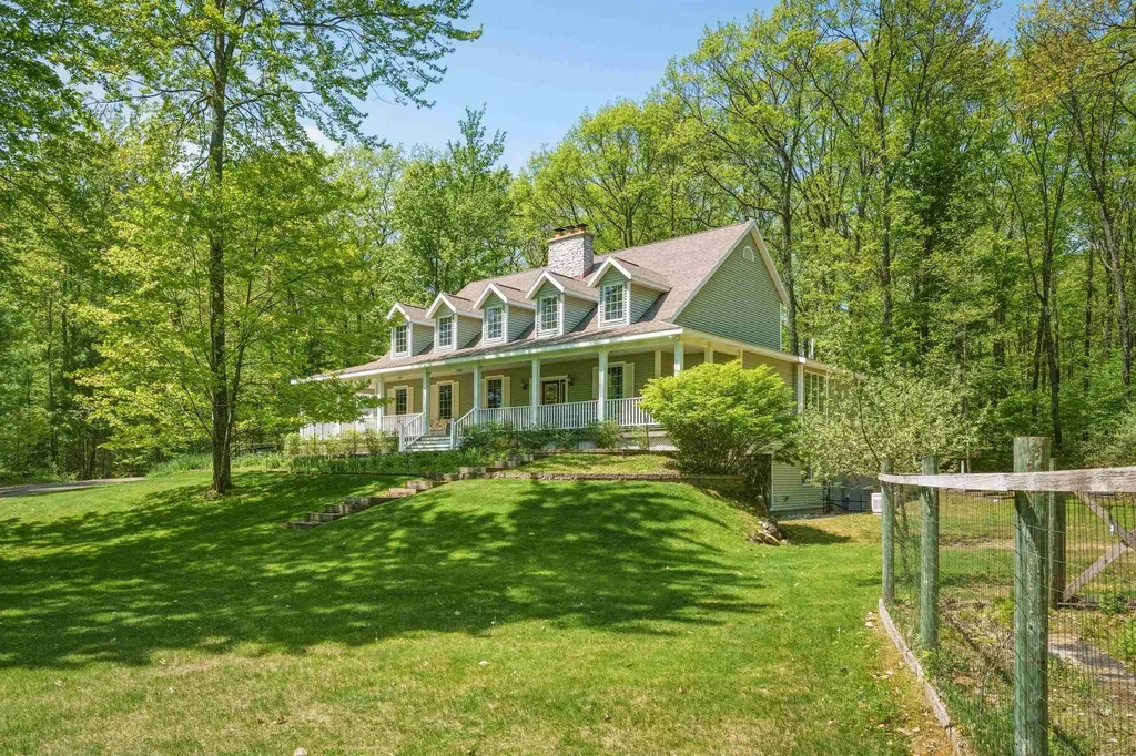 8745 Wheeler Oaks Drive Whitewater Township MI 49690