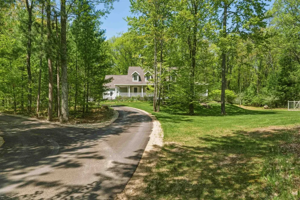 8745 Wheeler Oaks Drive Whitewater Township MI 49690