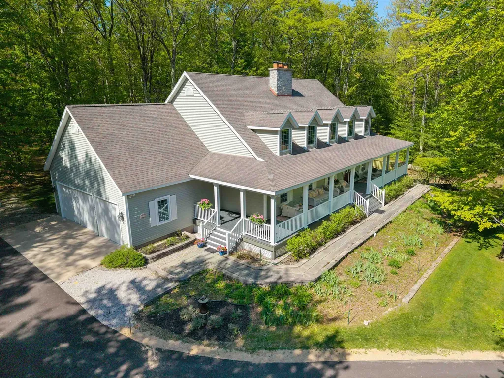 8745 Wheeler Oaks Drive Whitewater Township MI 49690