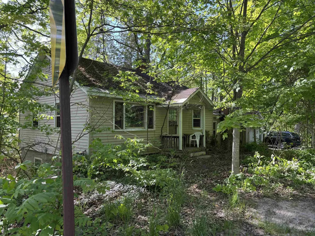 5962 S Lake Leelanau Drive Bingham Township MI 49684