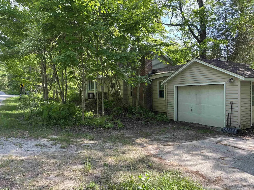 5962 S Lake Leelanau Drive Bingham Township MI 49684