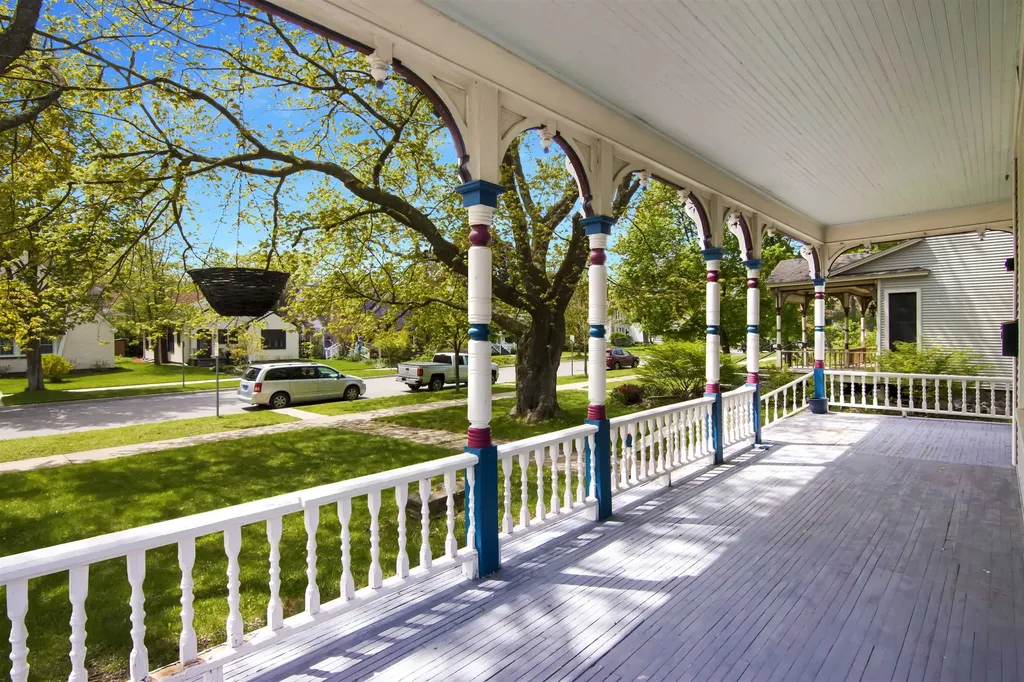 445 E State Street Traverse City City MI 49686