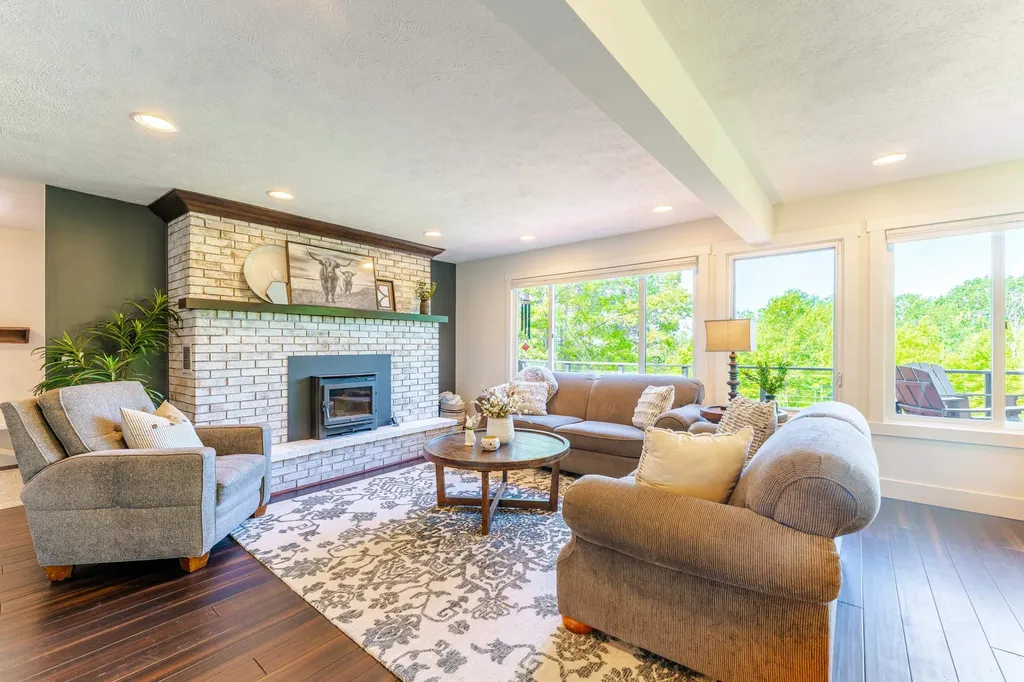 2104 Apple Hill Road East Bay Township MI 49686