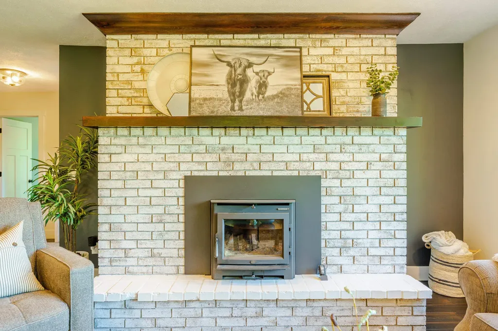 2104 Apple Hill Road East Bay Township MI 49686