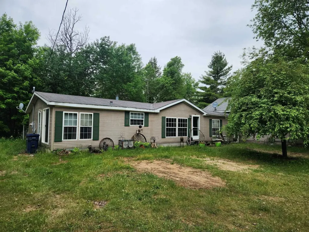 5948 Kniss Road Oliver Township MI 49646