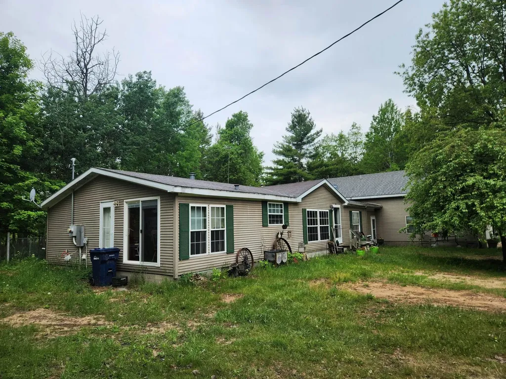5948 Kniss Road Oliver Township MI 49646