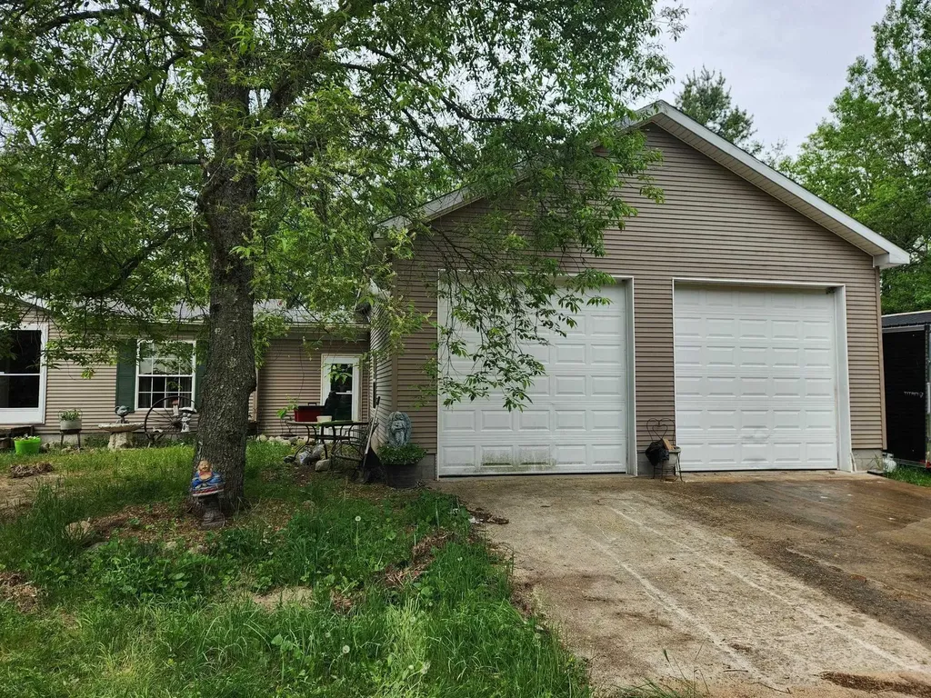 5948 Kniss Road Oliver Township MI 49646