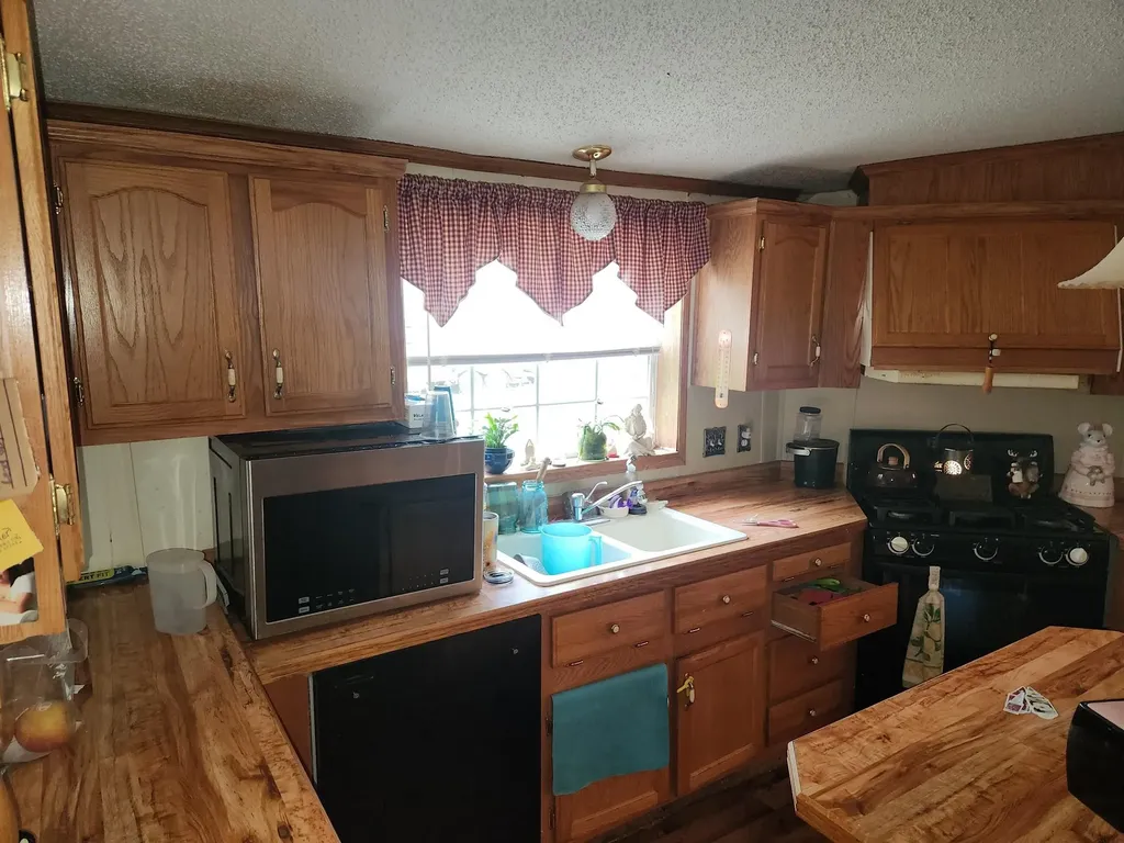 5948 Kniss Road Oliver Township MI 49646