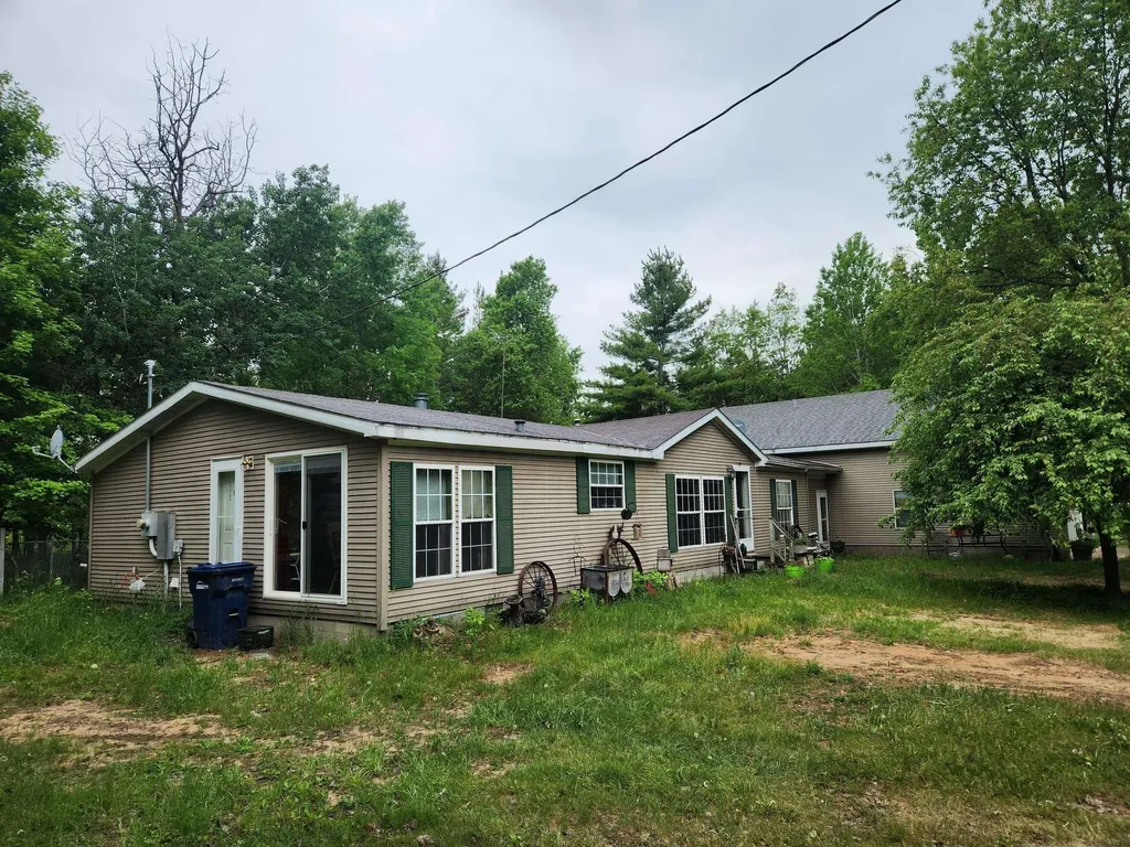 5948 Kniss Road Oliver Township MI 49646
