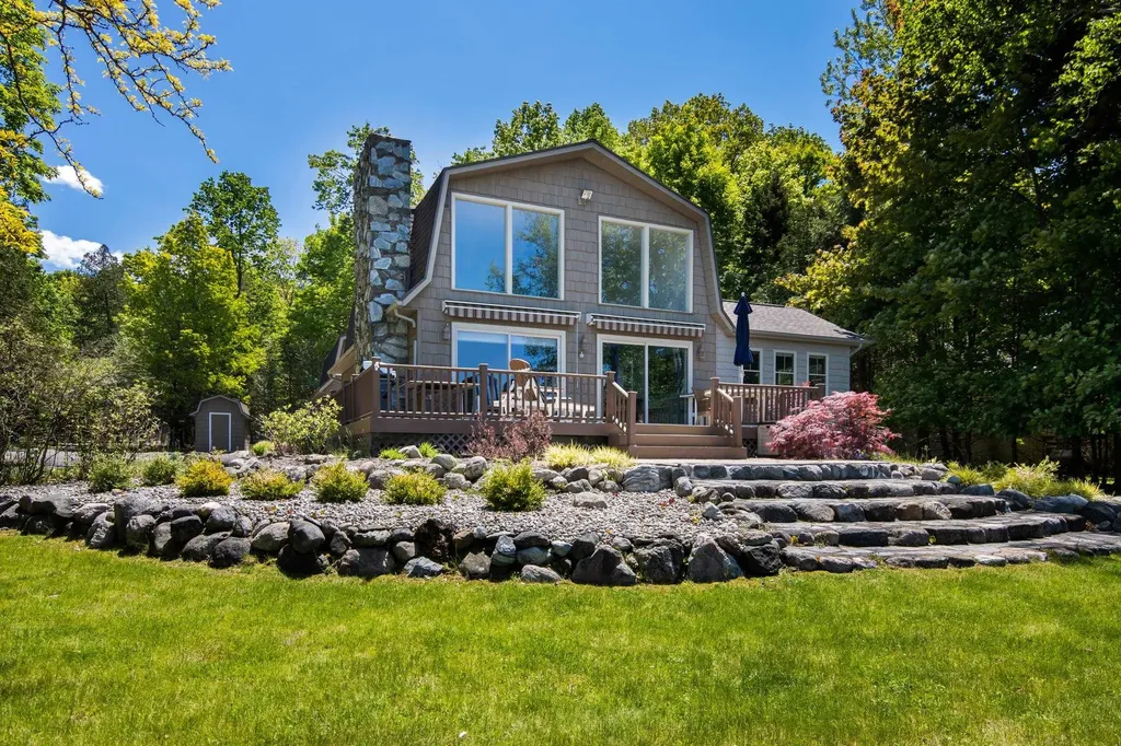 10120 E Elk Lake Drive Milton Township MI 49676