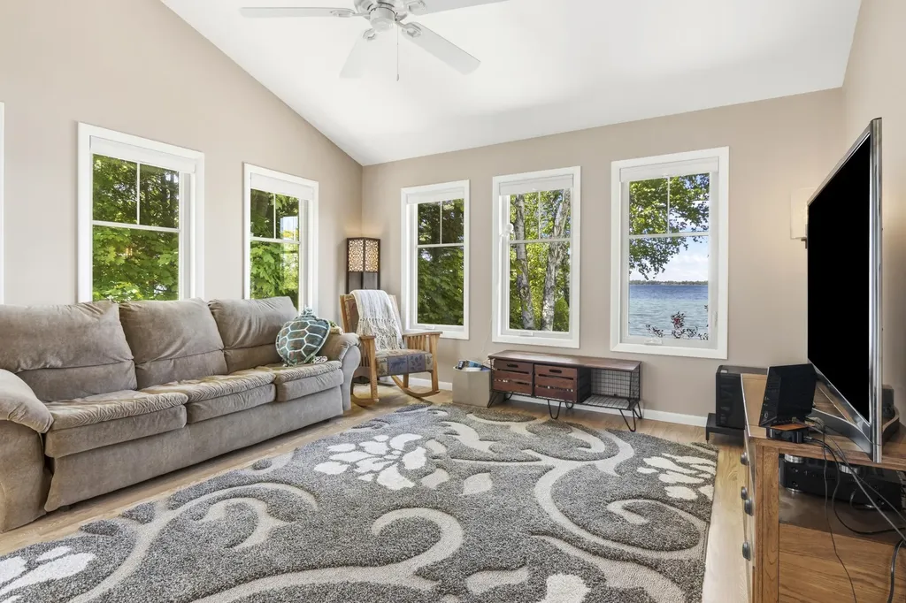 10120 E Elk Lake Drive Milton Township MI 49676