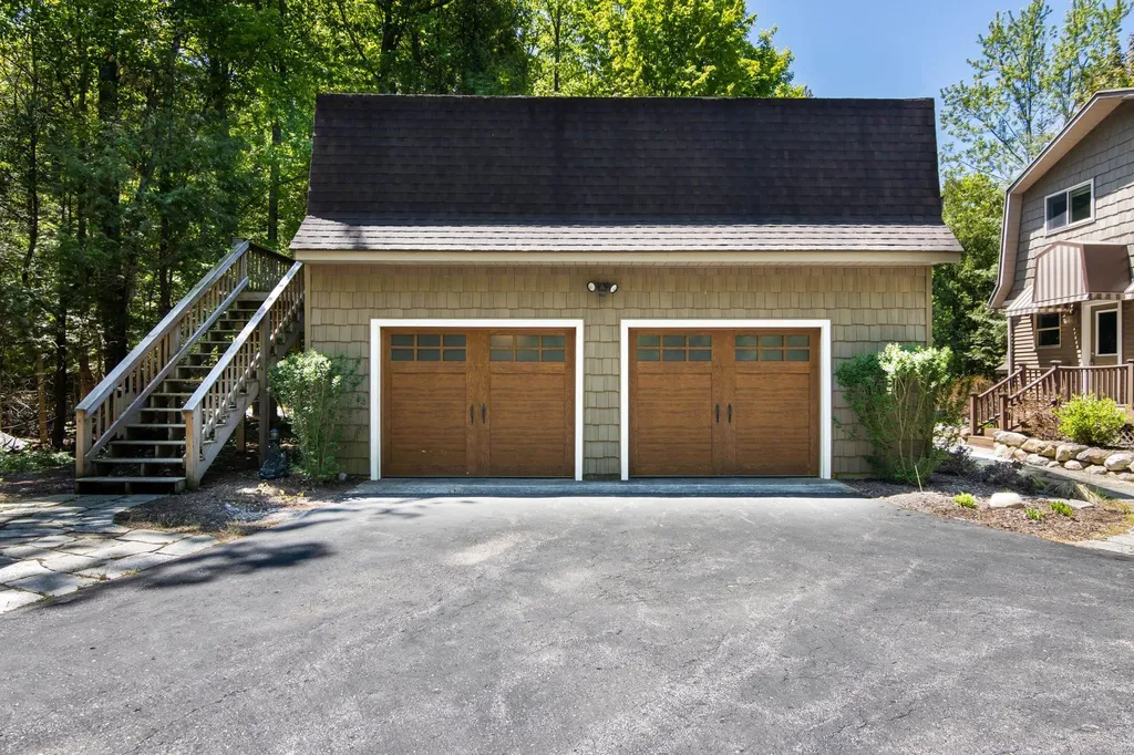 10120 E Elk Lake Drive Milton Township MI 49676