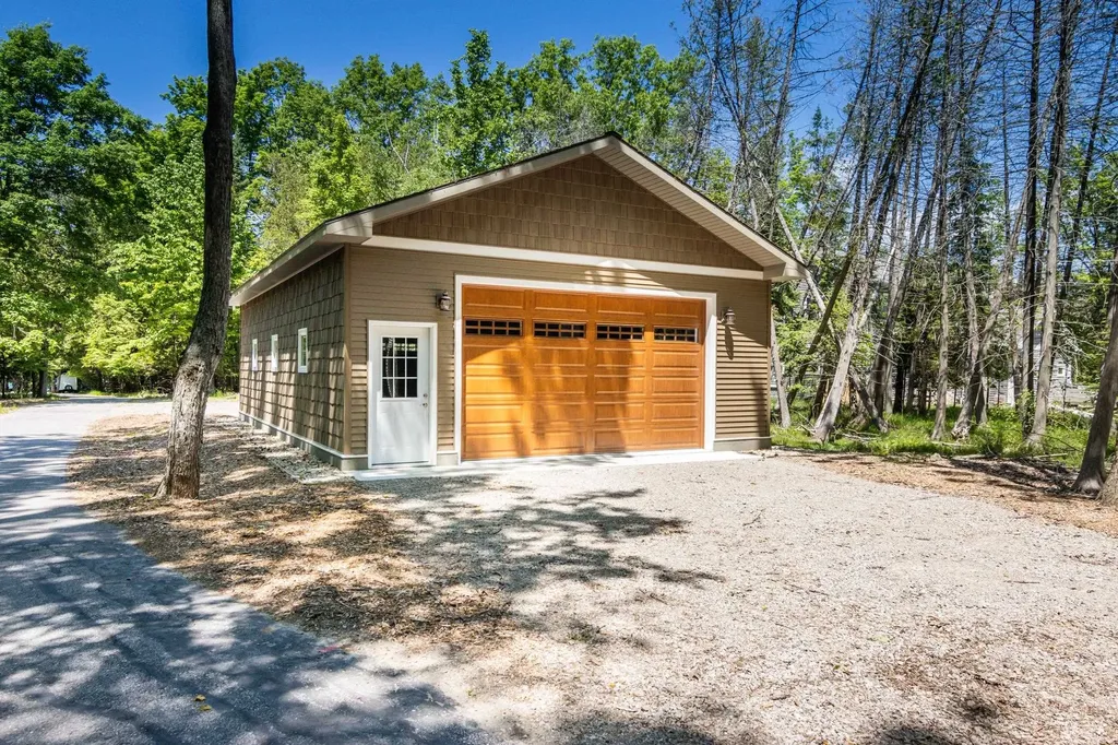 10120 E Elk Lake Drive Milton Township MI 49676