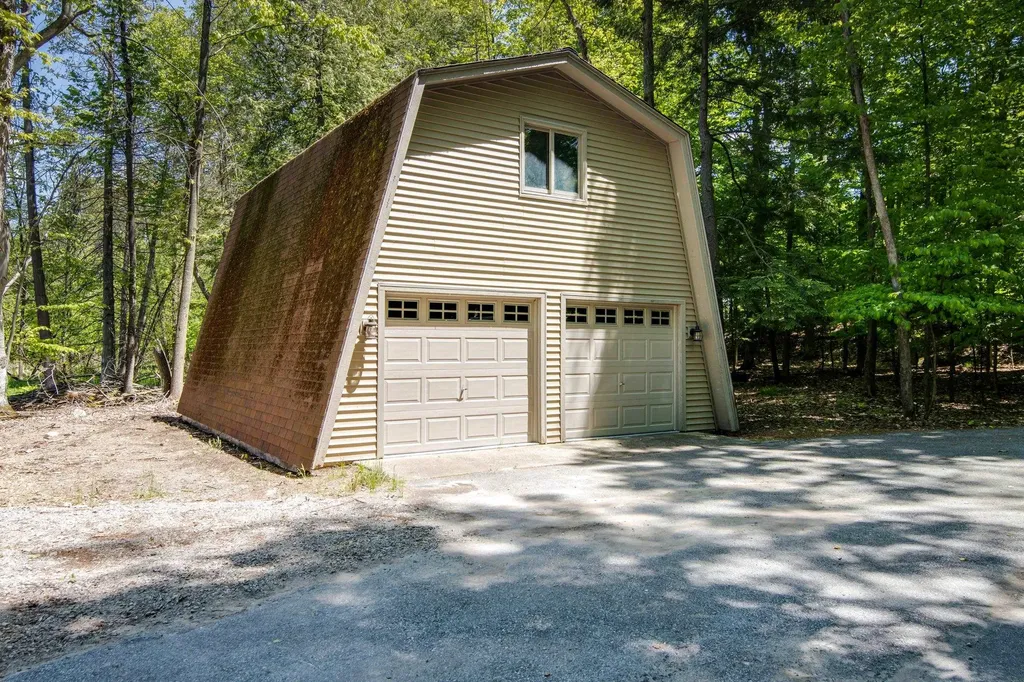 10120 E Elk Lake Drive Milton Township MI 49676