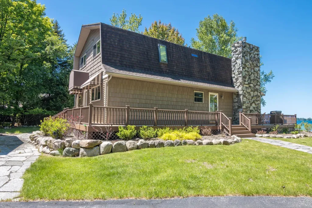 10120 E Elk Lake Drive Milton Township MI 49676