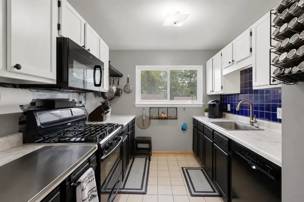 2561 Binghamton Oakland Charter Township MI 48326