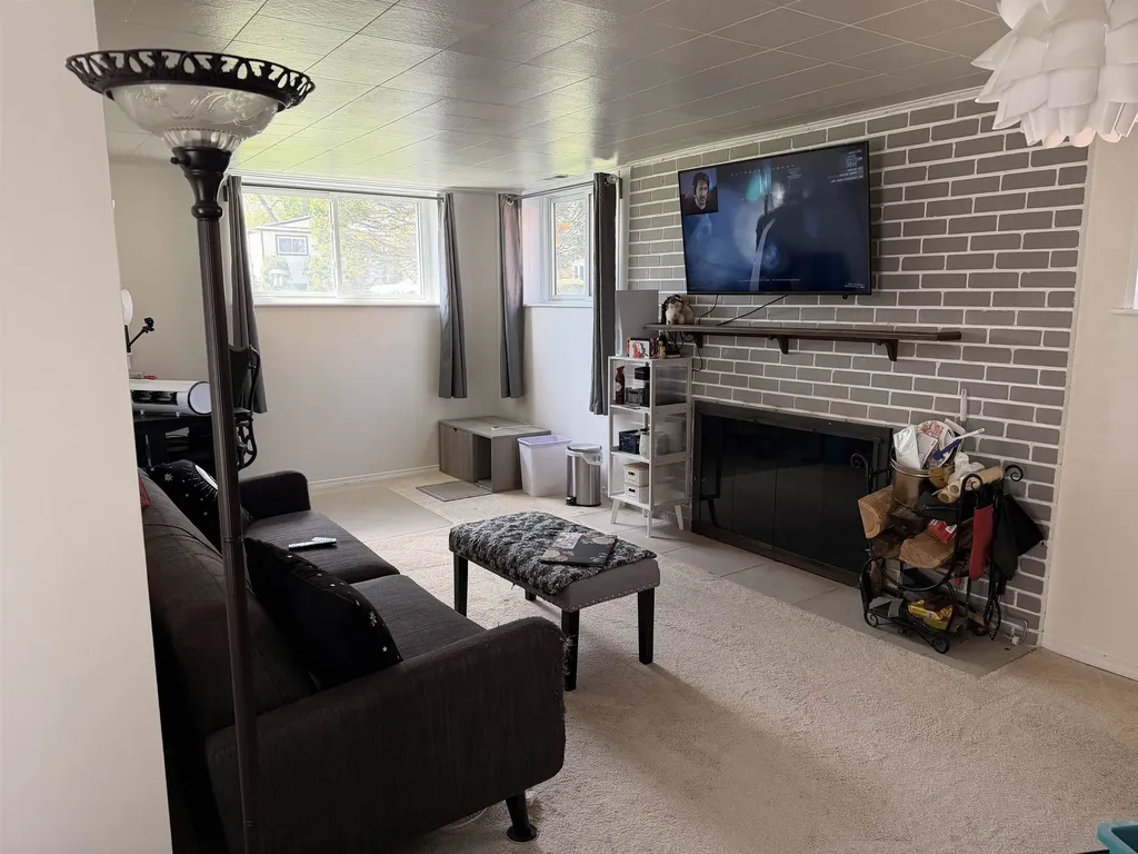 2561 Bingham Oakland Charter Township MI 48326