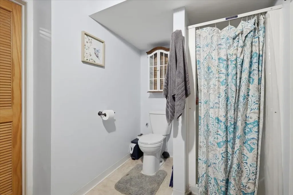2561 Binghamton Oakland Charter Township MI 48326