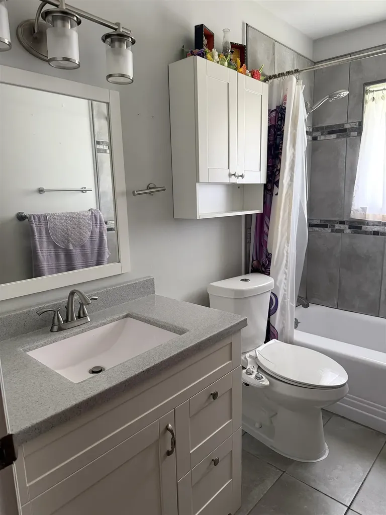 2561 Bingham Oakland Charter Township MI 48326