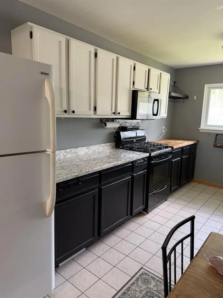 2561 Bingham Oakland Charter Township MI 48326
