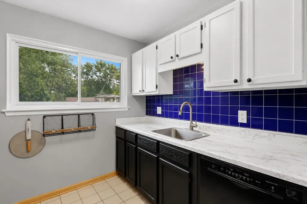 2561 Binghamton Oakland Charter Township MI 48326