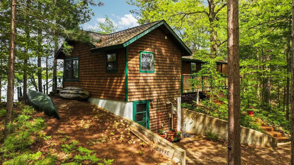 28525 Fox Pointe Trail Peaine Township MI 49782