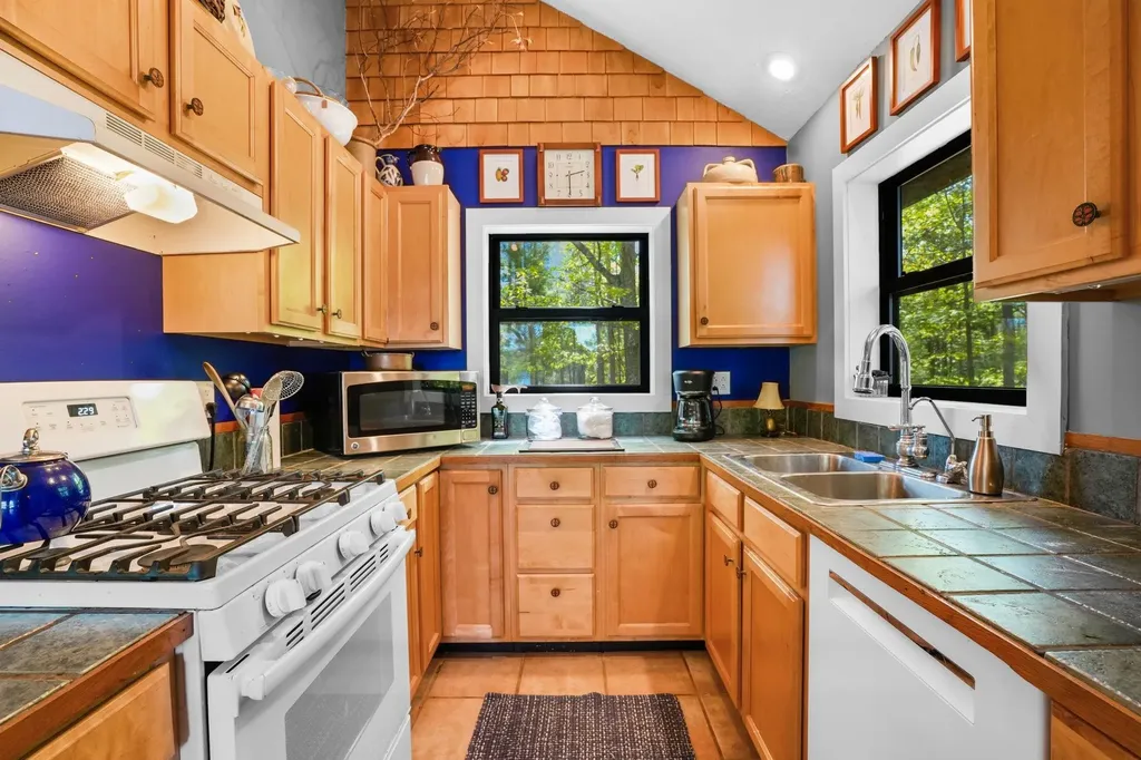 28525 Fox Pointe Trail Peaine Township MI 49782