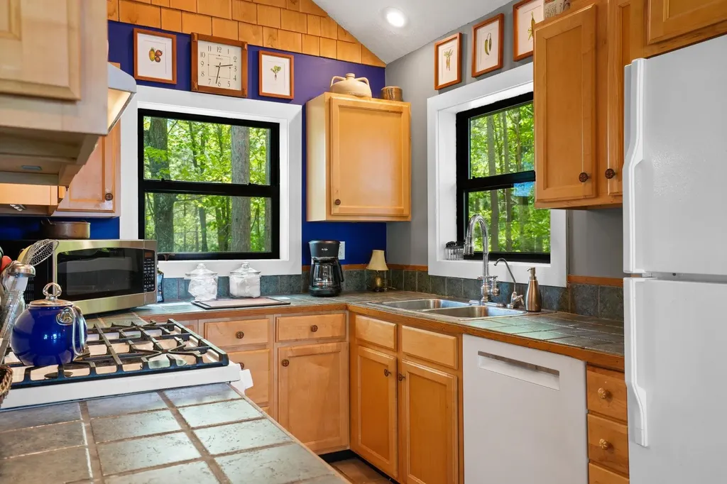 28525 Fox Pointe Trail Peaine Township MI 49782