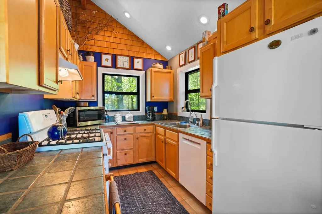 28525 Fox Pointe Trail Peaine Township MI 49782