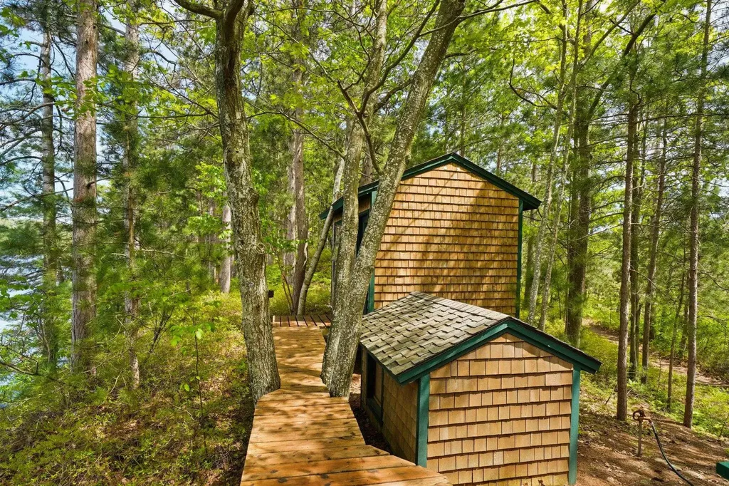 28525 Fox Pointe Trail Peaine Township MI 49782