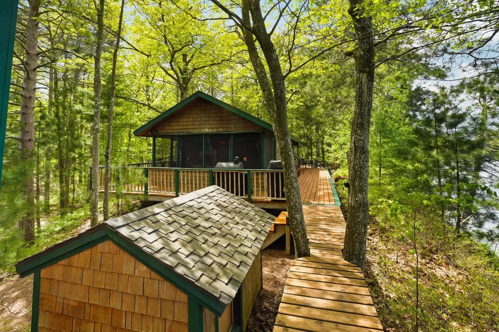 28525 Fox Pointe Trail Peaine Township MI 49782