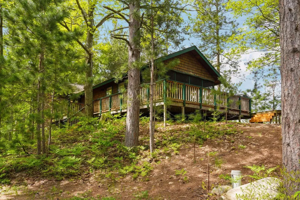 28525 Fox Pointe Trail Peaine Township MI 49782