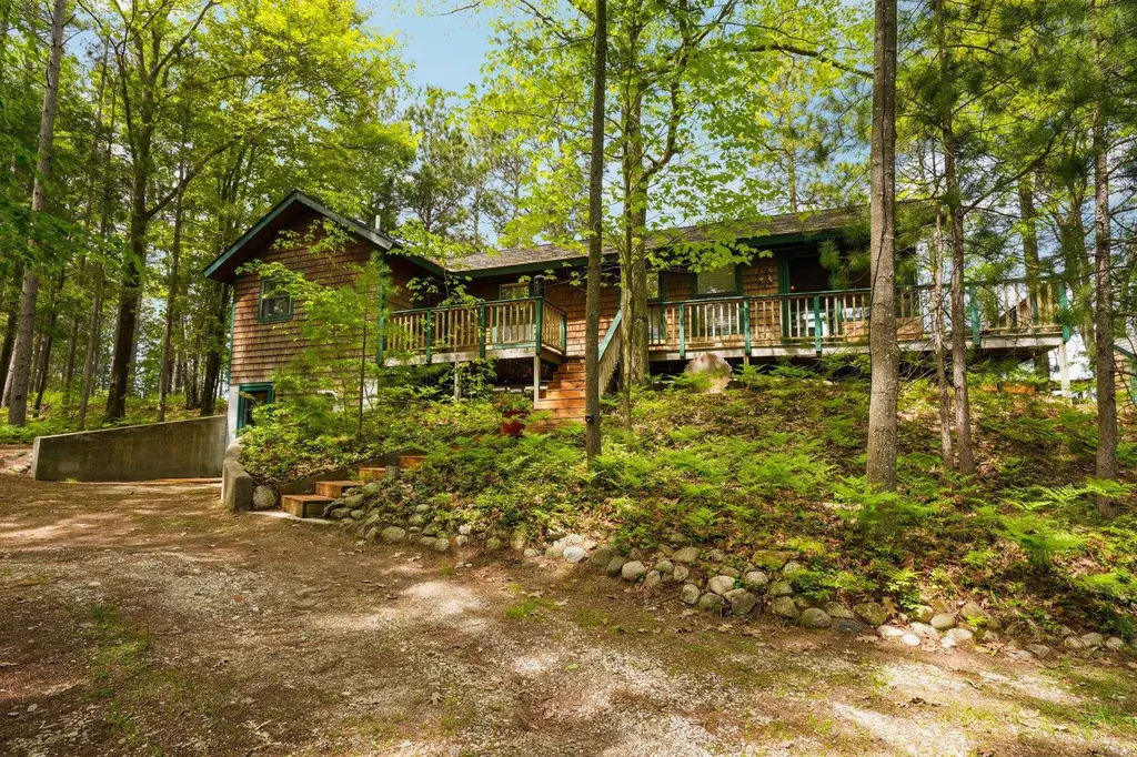 28525 Fox Pointe Trail Peaine Township MI 49782