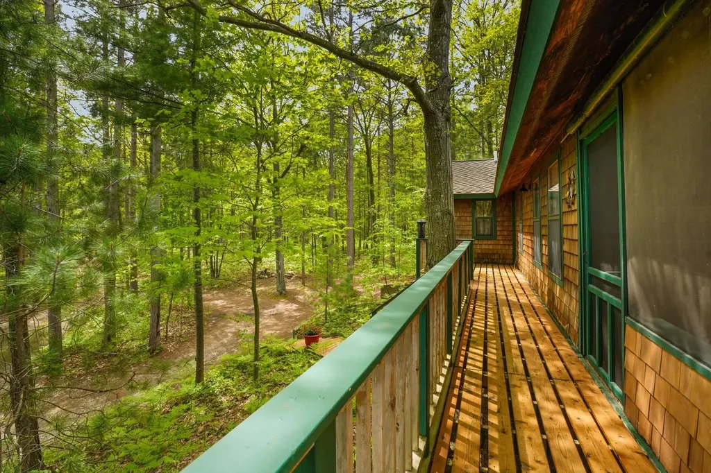 28525 Fox Pointe Trail Peaine Township MI 49782