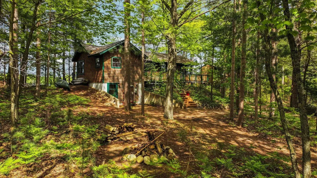 28525 Fox Pointe Trail Peaine Township MI 49782