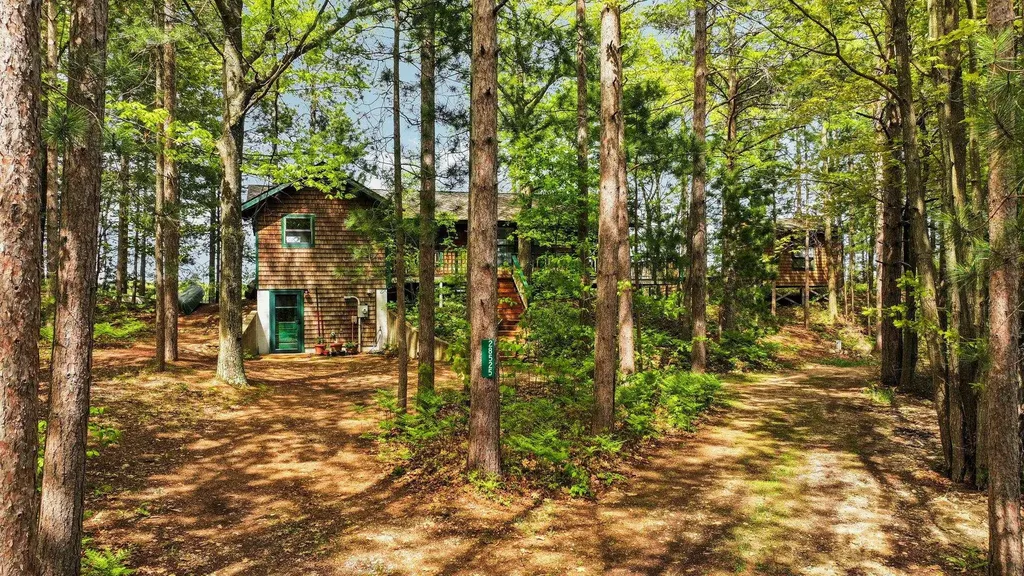 28525 Fox Pointe Trail Peaine Township MI 49782