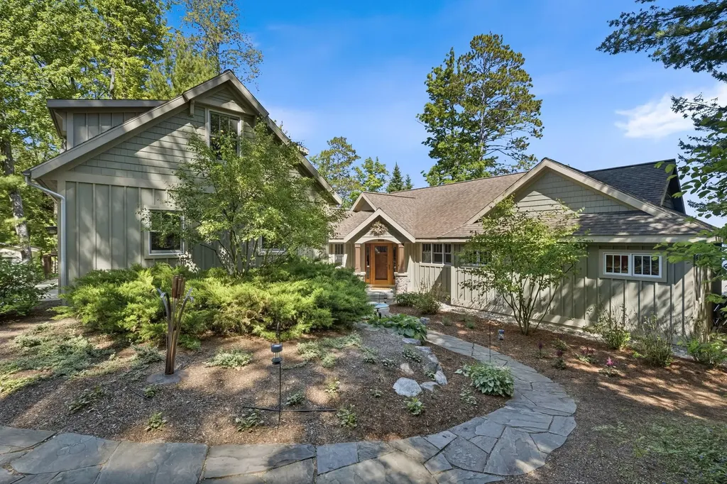 2704 Crescent Shores Drive Long Lake Township MI 49685