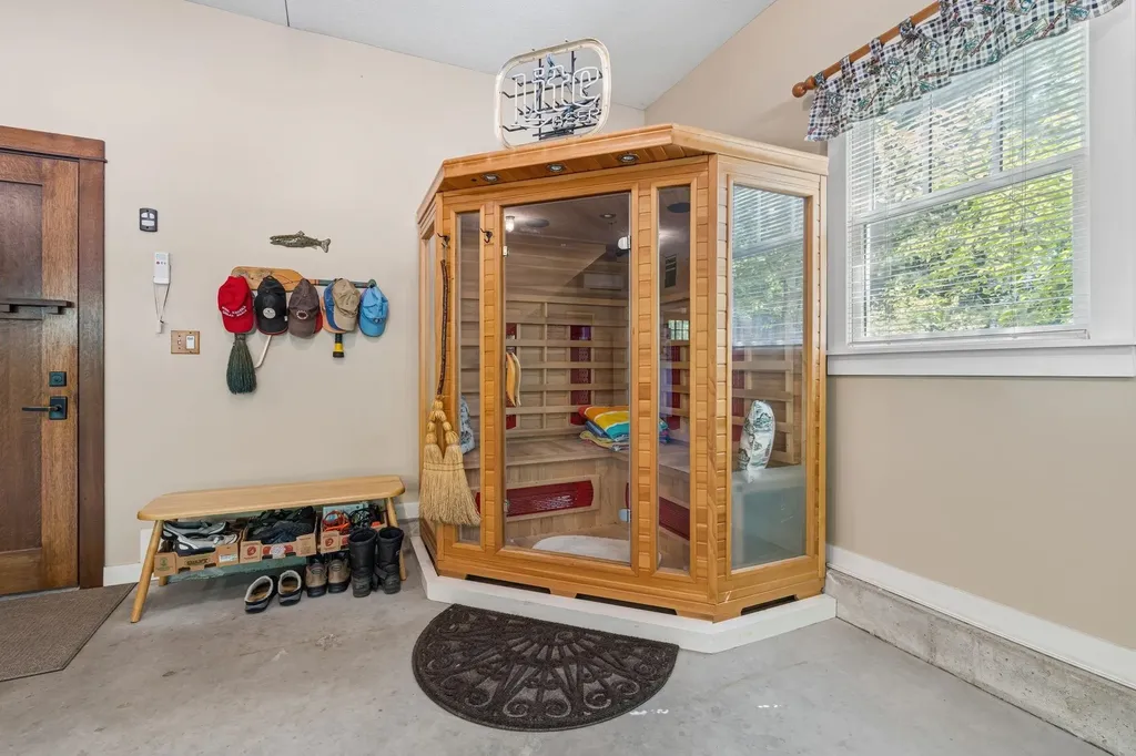 2704 Crescent Shores Drive Long Lake Township MI 49685